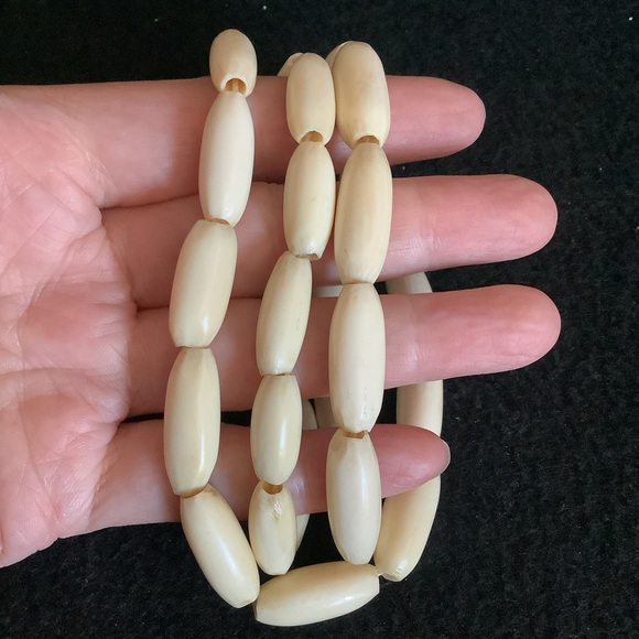 Vintage genuine ivory beads necklace. - Picture 3 of 12
